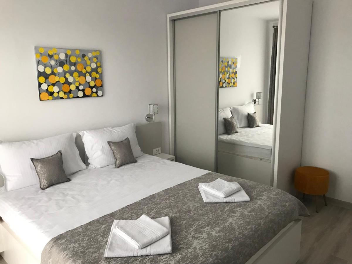 New Aparthotel Floresti Екстериор снимка