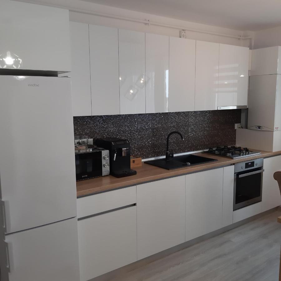 New Aparthotel Floresti Екстериор снимка